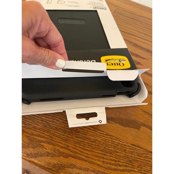 Otter Box Defender Pro series for IPad 10th generation - Picture 4 of 7